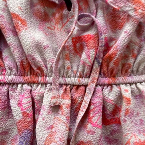 Pink Flowy top - Picture 3 of 4